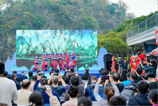 “桂林山水 甲天下”主题彩票在桂林首发